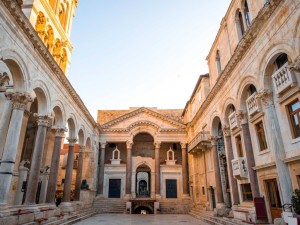 diocletians-palace-was-built-between-the-3rd-and-4th-centuries-b-c-in-the-city-of-split-croatia-the-ruins-of-the-palace-can-still-be-found-throughout-the-city-today